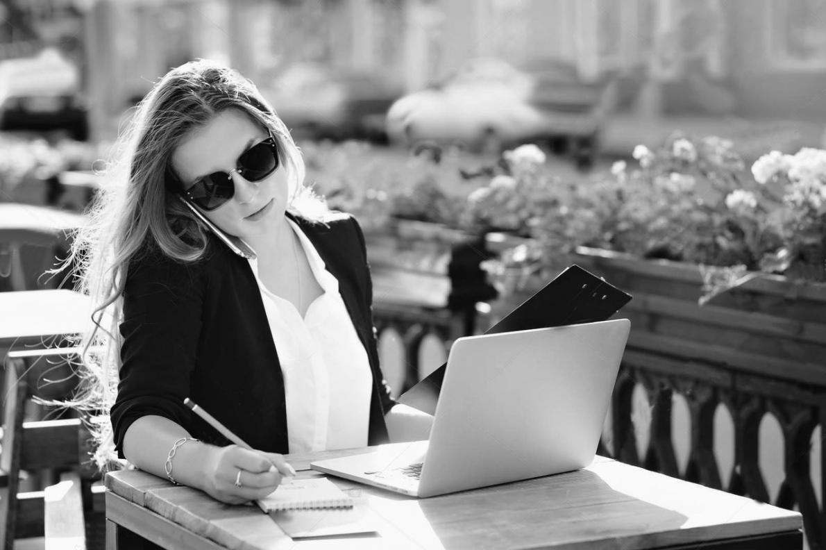 Interface de gestion des avis clients et réponses automatisées